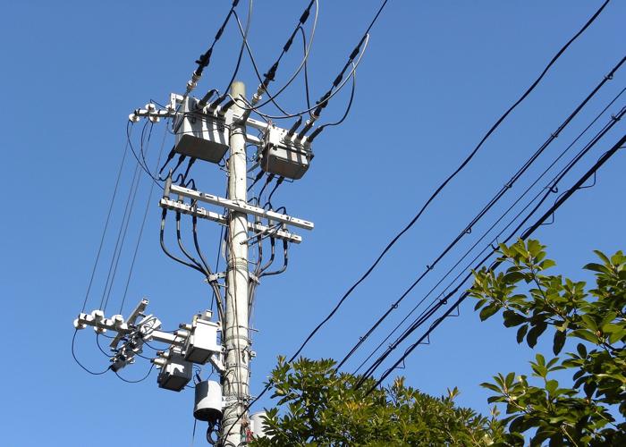 Voltage Transformer vs Current Transformer: Definition, Working & Uses